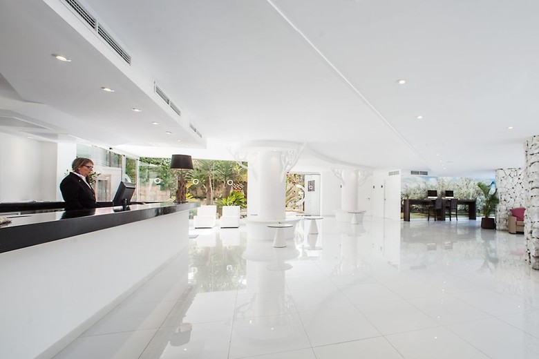 Hotel Fergus Style Cala Blanca Suites
