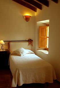 Petit Hotel Hostatgeria La Victoria