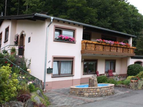 Cosy Apartment In Mullenborn With Terrace