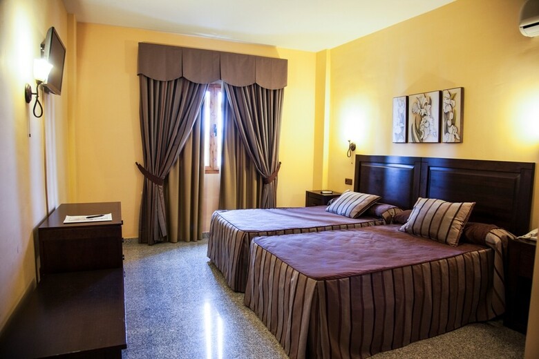 Hotel Plaza Del Castillo