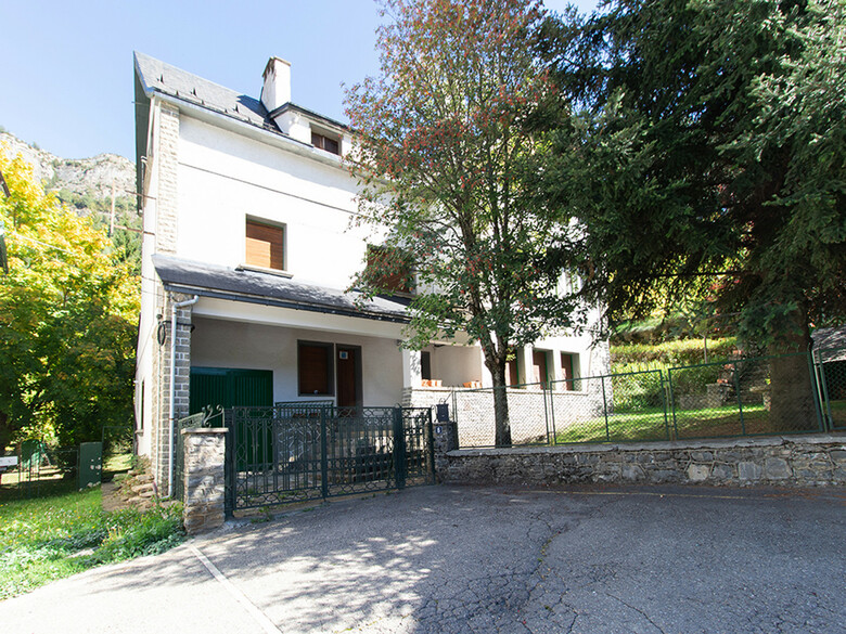 Apartamentos Escarrilla 3000