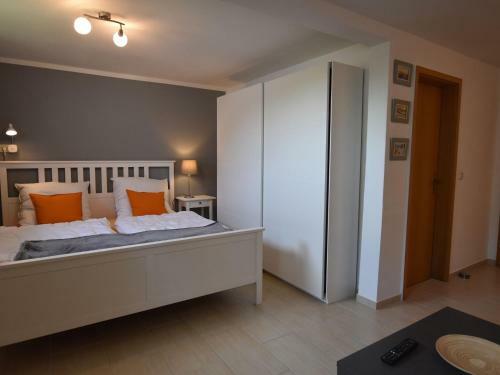 Cozy Apartment In Robertsdorf With Garden