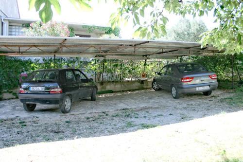 Apartments With A Parking Space Murter - 5103