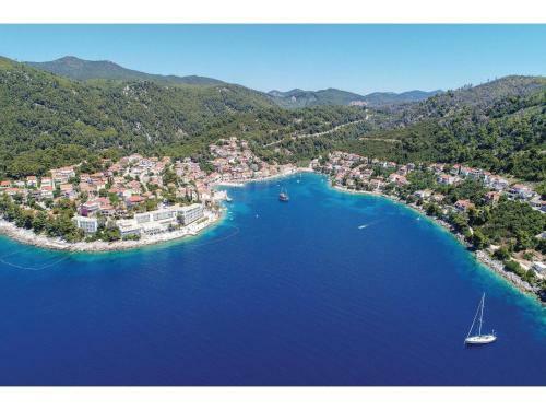 Holiday Home Brna Kosirina