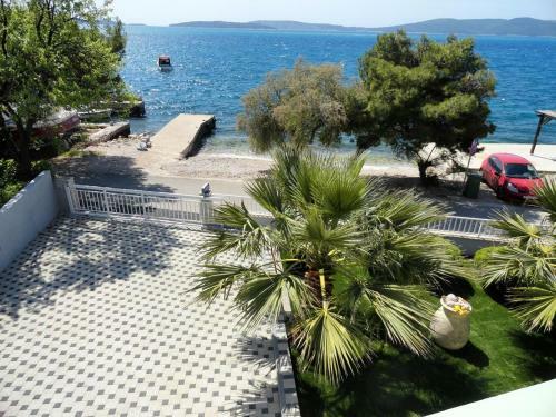 Apartment Brodarica 4195b