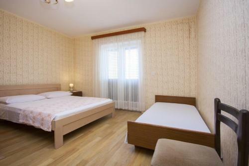 Apartment Brodarica 5736a