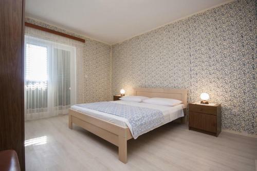 Apartment Brodarica 5736a