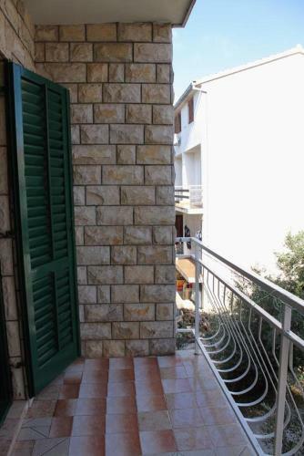 Apartment Brodarica 5736a