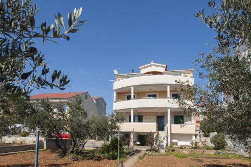 Apartment Brodarica 5736a