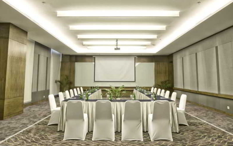 Hotel Grand Whiz Kelapa Gading