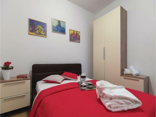 Three-bedroom Apartment In Duboka