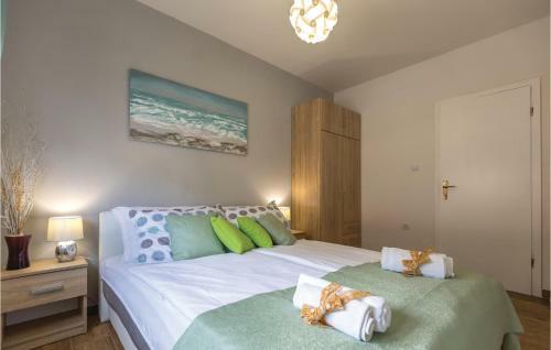 Three-bedroom Apartment In Zagvozd