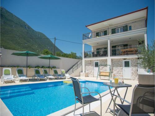 Five-bedroom Holiday Home In Zagvozd