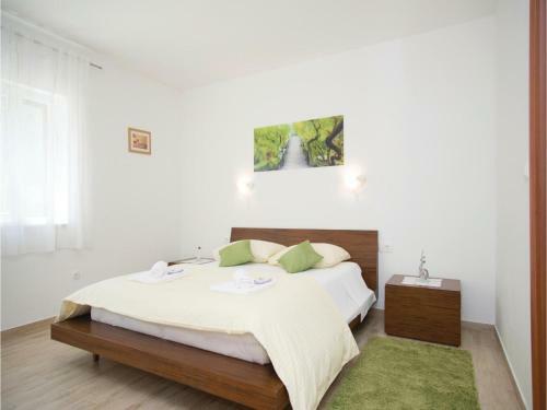 Five-bedroom Holiday Home In Zagvozd