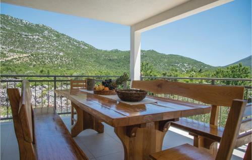 Five-bedroom Holiday Home In Zagvozd