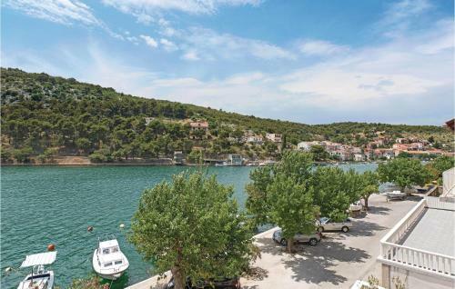Five-bedroom Holiday Home In Zaton