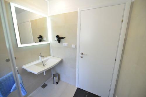 Apartments Petrovac