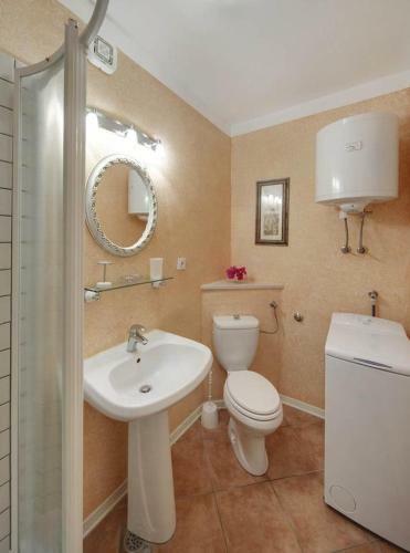 Apartments By The Sea Zavala (hvar) - 2986