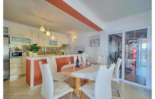 Apartment Zavalatica With Sea View III