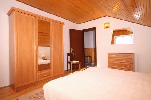 Apartments By The Sea Zavalatica (korcula) - 9137