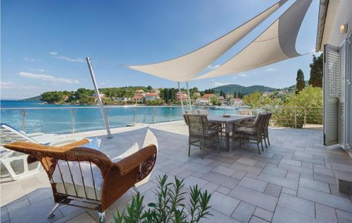 Three-bedroom Holiday Home In Zman
