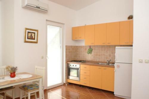 Apartment Metajna 4115a