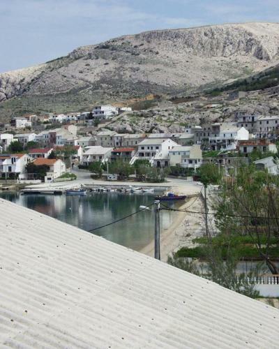 Hostal Quadruple Room Metajna 206g