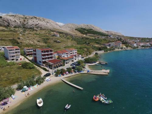 Hostal Quadruple Room Metajna 3305b