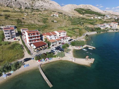 Hostal Quadruple Room Metajna 3305b