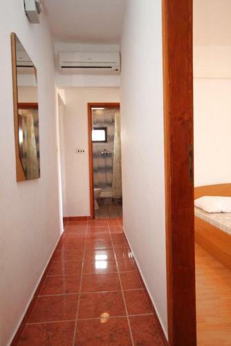 Apartment Metajna 6466h