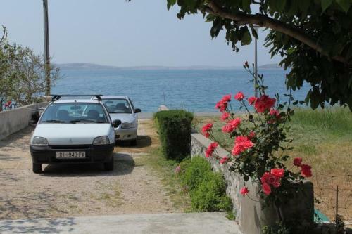 Apartment Metajna 6466h
