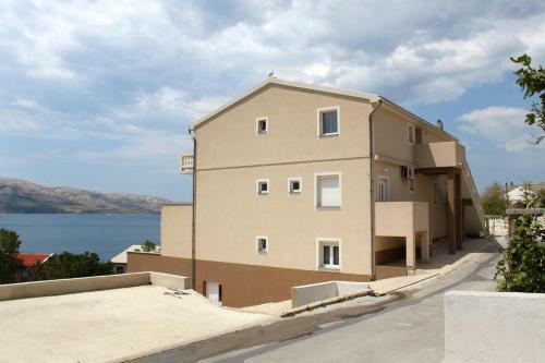 Apartment Metajna 4116c