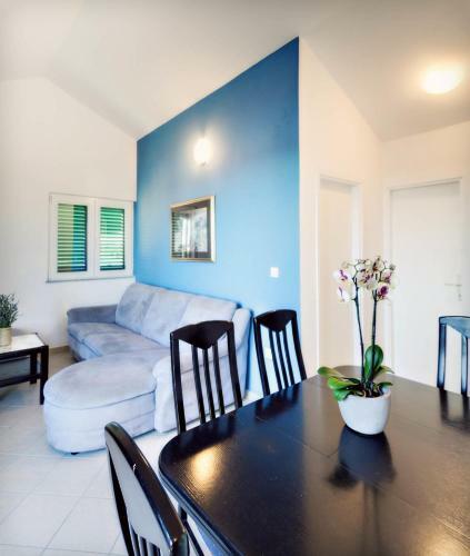 Apartments Zizic
