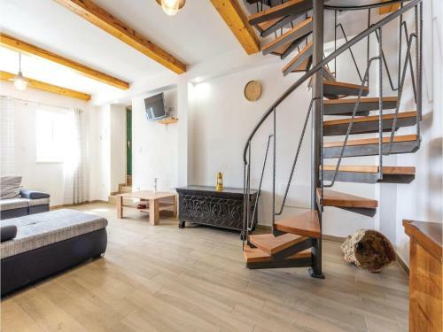 Three-bedroom Holiday Home In Stanici