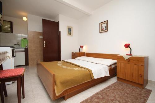 Apartments With A Parking Space Starigrad (paklenica) - 6585