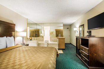 Hotel Rodeway Inn & Suites