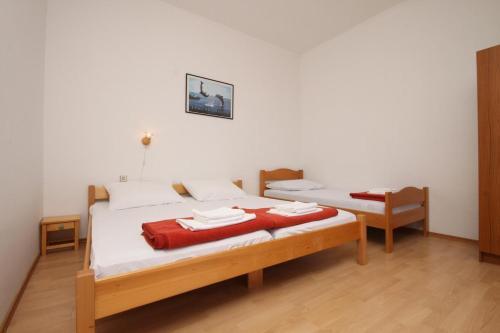Apartments With A Parking Space Starigrad (paklenica) - 6431