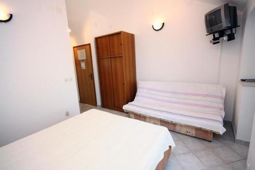 Apartments By The Sea Necujam (solta) - 5182