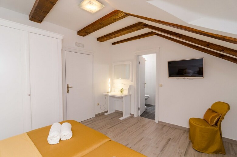 Hostal Rooms Sorgo Palace