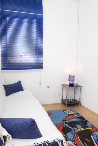 Apartments With A Parking Space Supetar (brac) - 5627