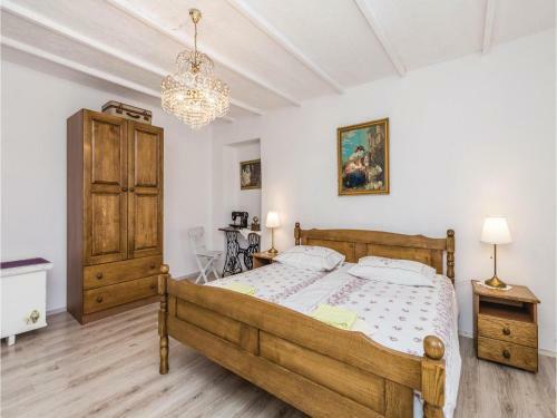 Three-bedroom Holiday Home In Supetarska Draga
