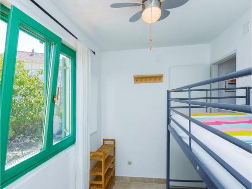 Four-bedroom Holiday Home In Sutivan