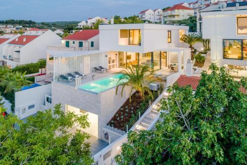 Seaside Luxury Villa With A Swimming Pool Sutivan (brac) - 16171