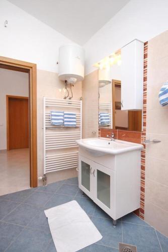 Apartments By The Sea Tkon (pasman) - 6215