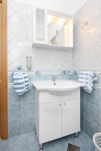 Apartments By The Sea Tkon (pasman) - 6215