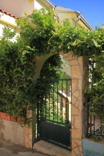 Apartments With A Parking Space Tkon (pasman) - 8412