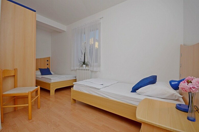 Apartments Mira