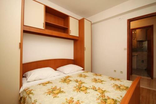 Apartments With A Parking Space Mavarstica (ciovo) - 8685