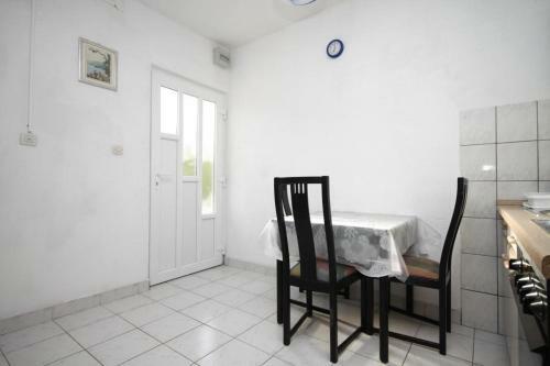 Apartments With A Parking Space Mavarstica (ciovo) - 8685