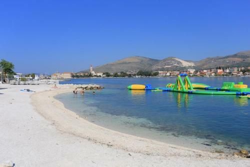 Apartments With A Parking Space Trogir - 11409